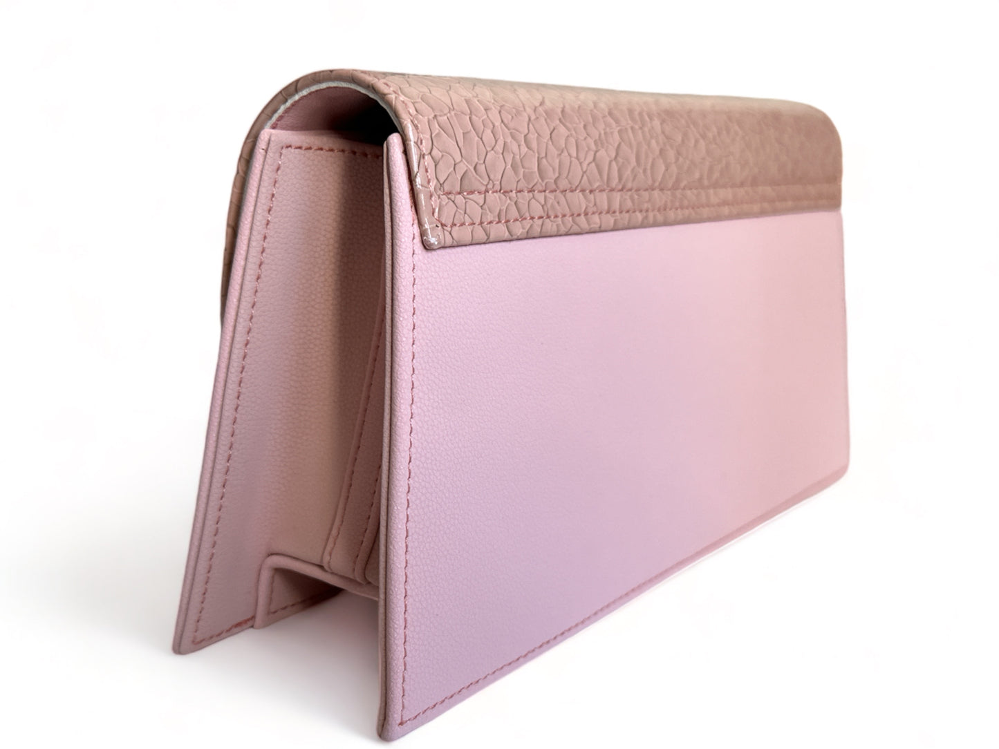 Wave Croco Clutch